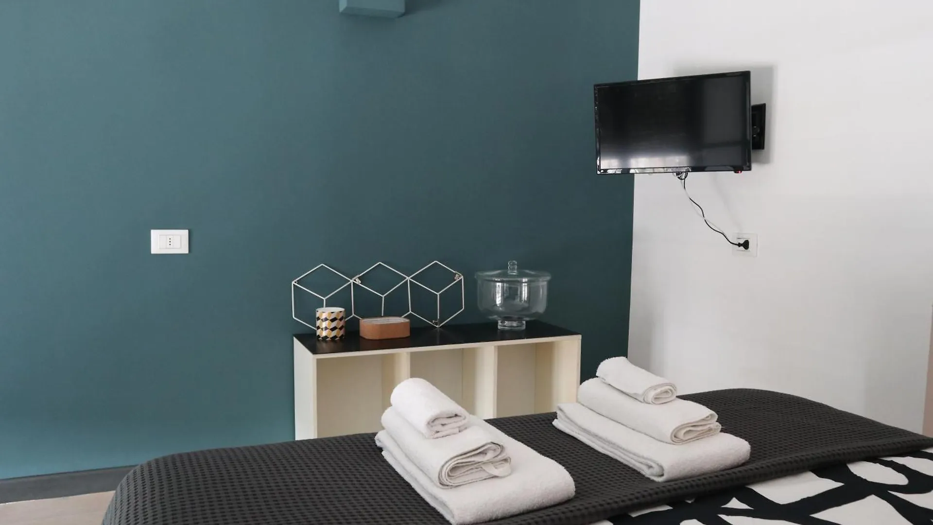 Paki Home Nel Cuore Dei Navigli Di Milano Apartament Mediolan
